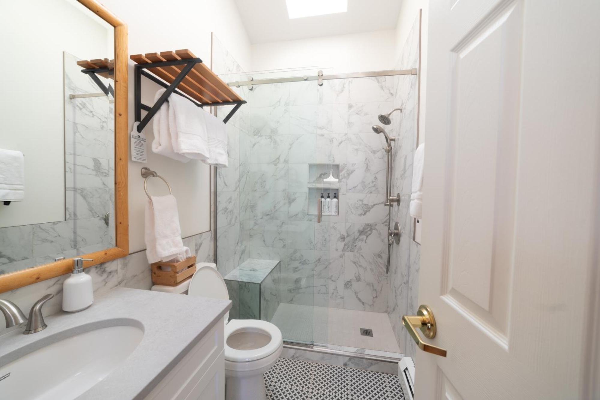 Beaujolais Boutique B&B At Thea'S House Banff Bilik gambar